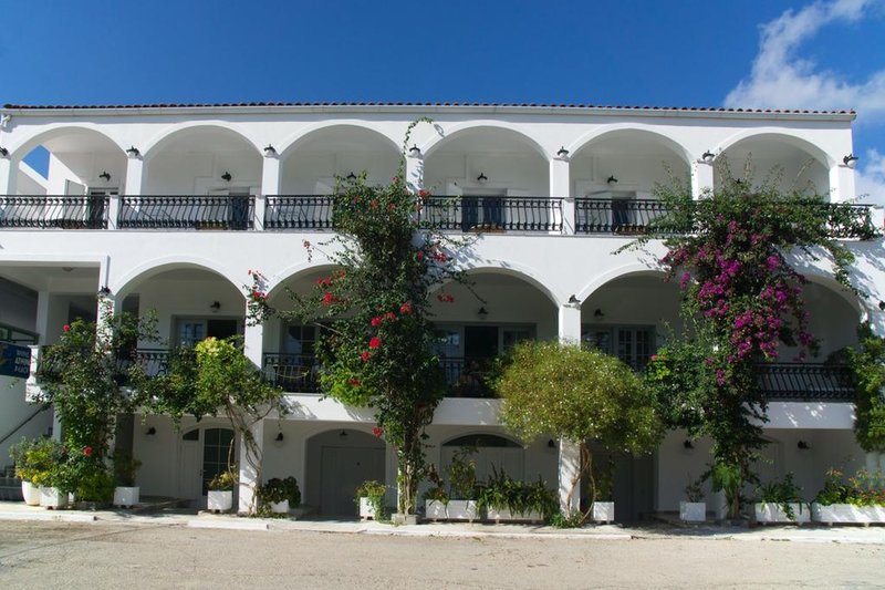 Athina,In Karavomylos (Sami),3 star