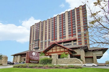 doubletree fallsview resort and spa by hilton niagara falls