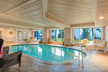 The Brentwood Waterfront Retreat,,3 star