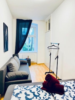 cozy 3br apt 10min to wahringer park