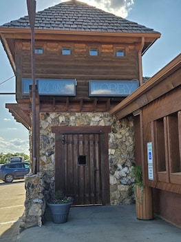 Trappers Inn & Campground,,3 star