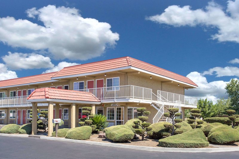 Days Inn By Wyndham Turlock