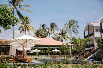 Charm Hon Rom Villas Resort,,3 star