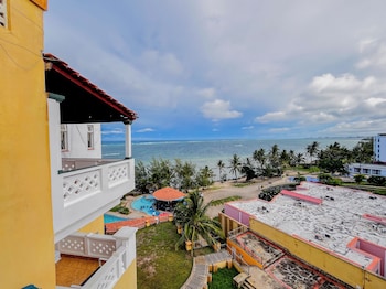 kuzuri kwetu beachfront apartments