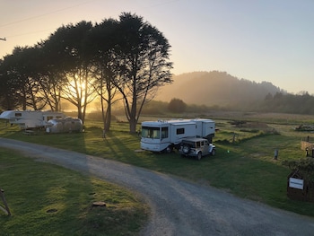 Chinook Rv Resort,,2 star