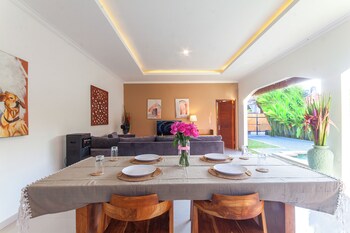 maha ubud villa