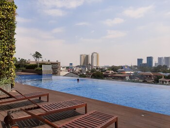 best modern studio apartment at springwood residence