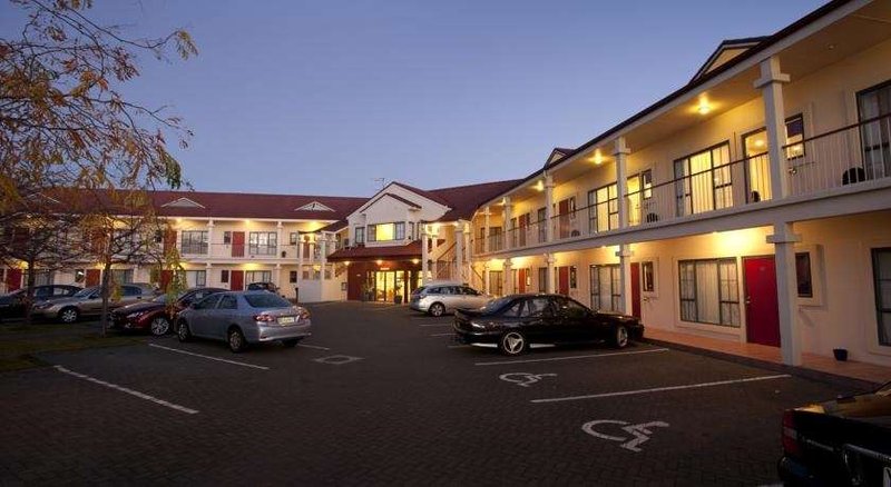 aubyn court spa motel