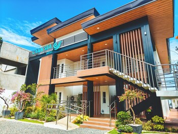 Cyan Sea Suites,,4 star