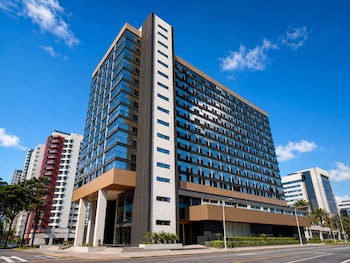 livon flats garvey hotel