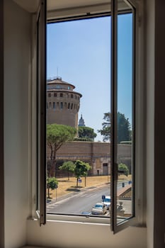 Vatican Pertusa Luxury Suites,Via Di Porta Pertusa 4,4 star