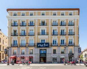 mola hostel