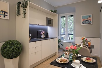 Colosseum Suites By Glen,,0 star