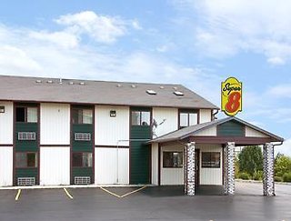 super 8 by wyndham rockford i 90 casino district