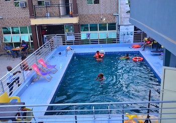 luxurious awoyaya apartment with private pool and garden