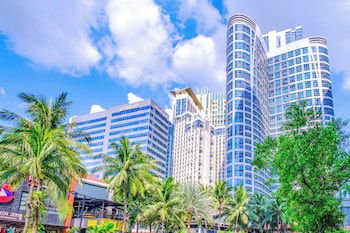 Mcollection - Business & Leisure Stay In Eastwood City,,3 star