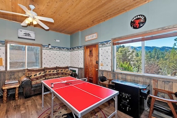 yosemite pines cabin sleeps 6