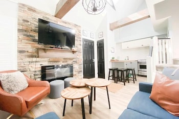 Rustic Loft At Blue,,4 star