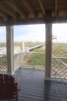 1817 oceanfront bed and breakfast