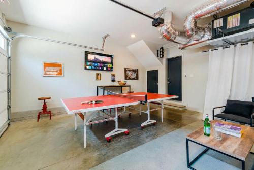 rooftop deck grill ping pong near downtown nashville