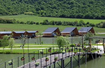 Moretoni Lake Resort,,3 star