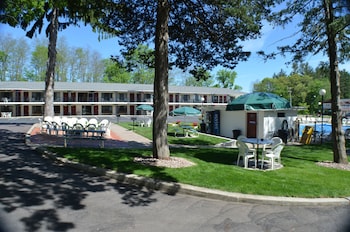 ambers inn and suites