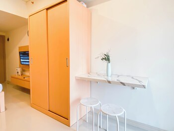 Comfy Stay Studio Room At Meikarta Apartment,Silverlake Fl28 #O, Jl. Orange County,2 star