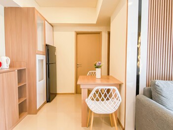 homey and modern 2br at meikarta apartment