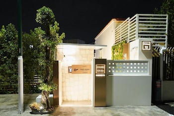 Barneys Club B&B,,3 star