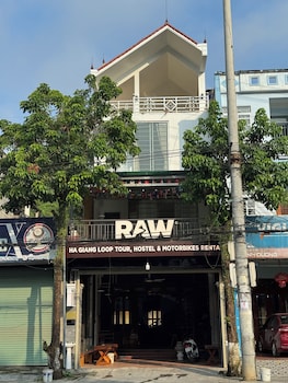 Raw Hostel - Tour & Motorbikes Rental,,2 star