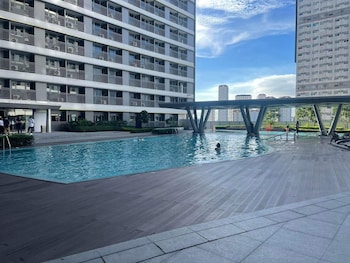 Fame Residences Mandaluyong By Darpm,,3 star