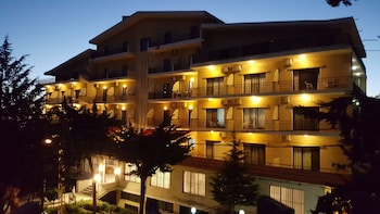 al sakhra hotel