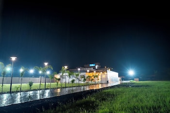 The 7Th Heaven Resort,,3 star