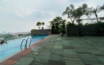modern studio with strategic location at tamansari papilio apartment