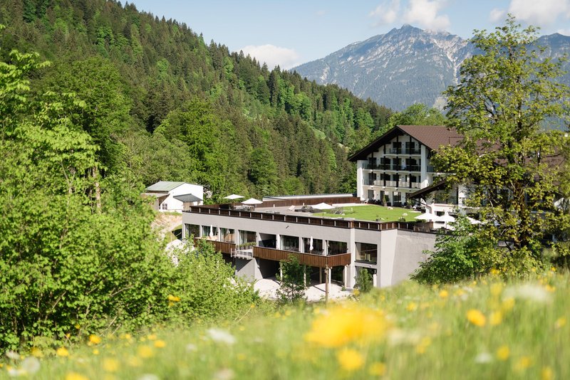 das graseck mountain hideaway and health care