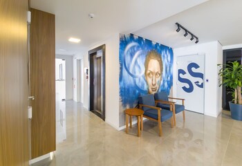 modern studio 650m from ufsc cnt303