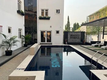 Cozy Apartments By Signature,,4 star