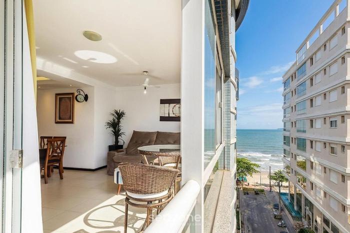 seaview apt w bbq 50m from beach att0602