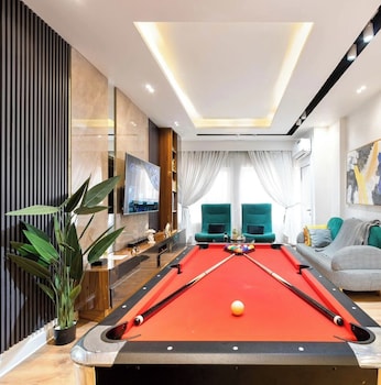 Metrohut Service Apartments,,5 star