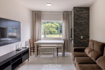 rhes apt 2 min from the beach in bombinhas
