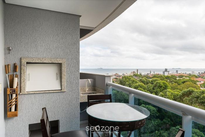 apt w balcony and bbq 500m from the beach rml605