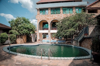 serene annex hotel and apartment