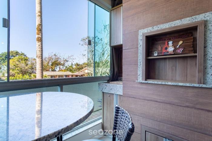 2 bedroom apart w air 270m from the beach gps0102