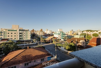 2br apt w bbq 400m from beach can304