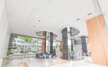 luxurious 1br apartment at landmark residence bandung