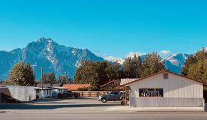 The Pioneer Motel,Palmer>>Anchorage,2.5 star