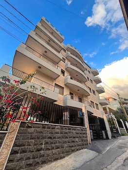 akl chic apts and balconies in batroun