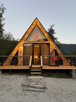 mestia pov luxury cabins