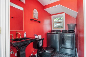 stylish stay with unforgettable downtown views