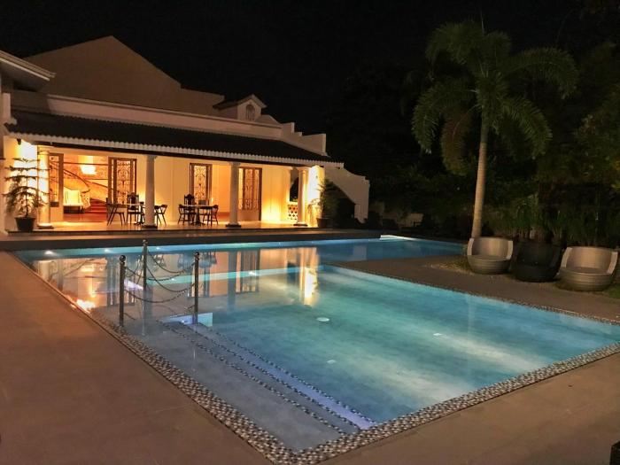 Avenue Suites Hotel,Western Visayas>>Bacolod,3.5 star